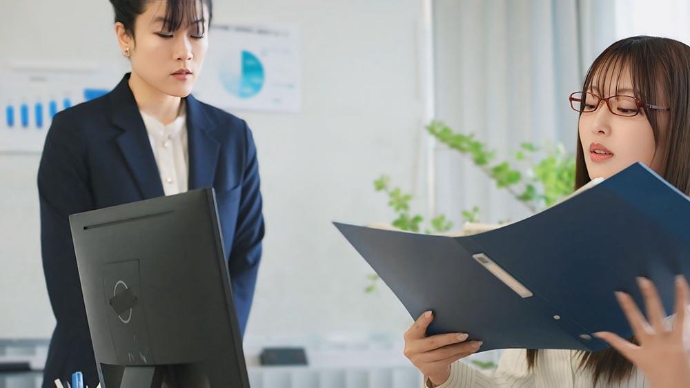 パワハラ女上司の裏の顔～部下に強くあたり散らし、人格否定までする裏で社長の前では従順な玩具だった～ - サンプル画像 - 2