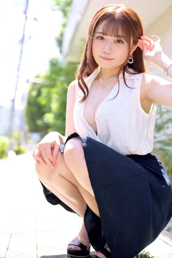 ラグジュTV 1761 純度100%な清楚系！現役女性声優さんがAV出演！感度抜群のカラダから溢れる萌え系喘ぎ声！演技の学びのための出演が、プロのテクニックでトロトロアへ顔セックスに！ - サンプル画像 - 1