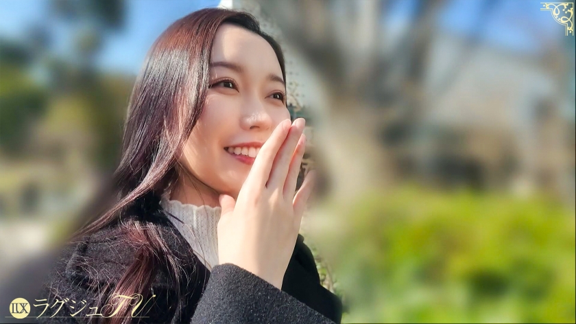 【清楚な顔してド変態】セックスレスに飢えた美人妻が、感度爆発で「奥好き！ヤバいっ！」連呼絶頂。「昔、現場で何人かと…♪」複数プレイの過去を持つ38歳専業主婦が、欲求不満の肉体をオイルまみれにして我を忘れてイキ乱れる！ ラグジュTV 1884 - サンプル画像 - 2