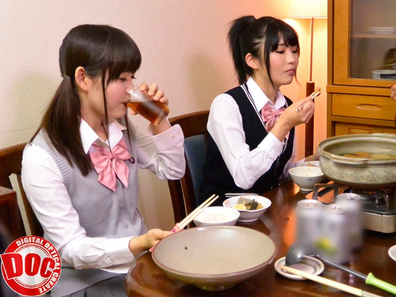 2段ベッドで寝ているはずの姉がまさか…！？声を押し殺しながらも感じている姉の喘ぎ声を聞いているうちに我慢できずにアソコをいじりだす妹 - サンプル画像 - 6