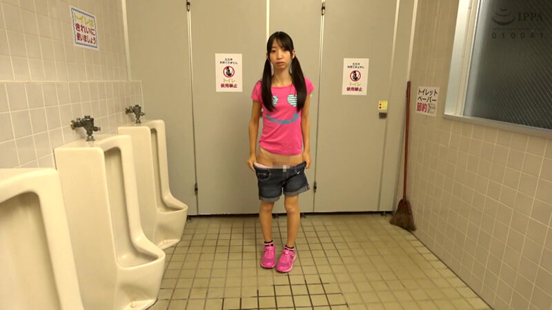 日焼け美少女トイレ猥褻記録映像 - サンプル画像 - 1