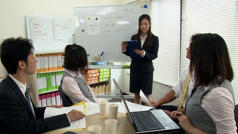 エリートOL史上最悪の恥辱 阿部栞菜 - サンプル画像 - 1