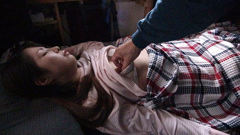 自分の部屋に泊まることになった妻の女友達 「人妻慶子さん（仮名）三十三歳」に当然のように手を出してしまうワタシ（29） - サンプル画像 - 13