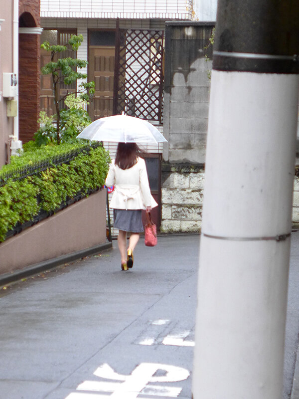 熟妻ドラマ 裸にエプロンの家政婦の熟れた陰部を舐めまくる中年男 スーパーで働く五十路妻はストーカーと化した店長に… - サンプル画像 - 10