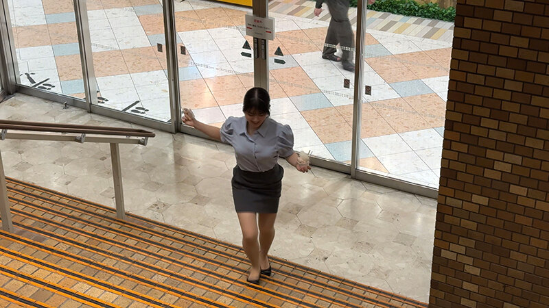 【推しの後輩】 常に笑顔のあざと系女子 後輩OLのSEX動画公開します 真白ふわり - サンプル画像 - 14