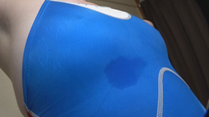 ジューン・ラブジョイ×神納花 姉御の個撮 神レズ競泳水着 女が自らカメラを持ち可愛い女子の水着姿をじっとり撮影！親父の個撮ゆずりのハミ毛、ジョリワキ等のフェチ接写はもちろん女に撮られる恥辱放尿やローション密着やレズSEXを完全着衣で楽しむレズハメ撮りAV - サンプル画像 - 19