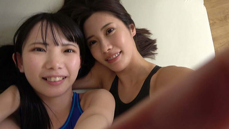 南日菜乃×水端あさみ 姉御の個撮 神レズ競泳水着 女が自らカメラを持ち可愛い女子の水着姿をじっとり撮影！親父の個撮ゆずりのハミ毛、ジョリワキ等のフェチ接写はもちろん女に撮られる恥ずかしい放尿やローション密着やレズSEXを完全着衣で楽しむレズハメ撮りAV - サンプル画像 - 20