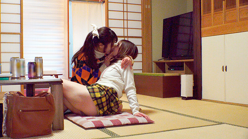 前から気になっていたアノ子と3年ぶりに再会したら…あの日よりも綺麗になって…大人レズで好きが溢れる1泊2日のお泊りデート 川越ゆい 新村あかり - サンプル画像 - 12