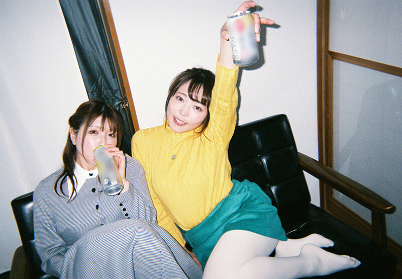前から気になっていたアノ子と3年ぶりに再会したら…あの日よりも綺麗になって…大人レズで好きが溢れる1泊2日のお泊りデート 川越ゆい 新村あかり - サンプル画像 - 4