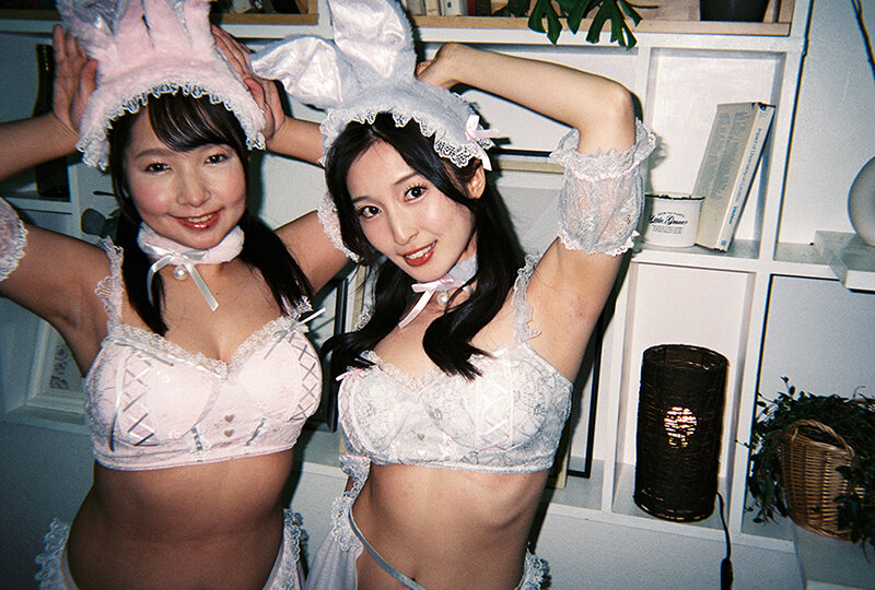もしも2人が交際したら…好きが溢れる1日になりました。一緒にご飯作ってシャワー浴びて胸を重ね朝まで抱き合った初めてのお泊りおうちデート 月野かすみ 星乃夏月 - サンプル画像 - 4