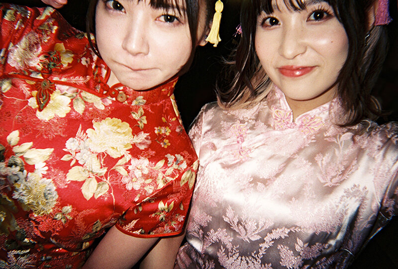 接吻旅行 旅行中キスをして見つめあったら…もっと好きになって離れられなくなりました。身体と唇を重ね合った24時間限定のハニカミ恋人デート 栄川乃亜 一条みお - サンプル画像 - 1