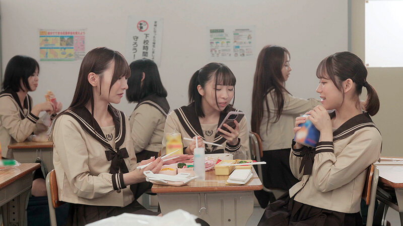 学生時代に好きが溢れ過ぎた一方通行なレズで離れた2人の気持ちは大人になって再会しあの頃の想いをもう一度伝えキスをして好きを感じ合った Nia 小野寺舞 - サンプル画像 - 3