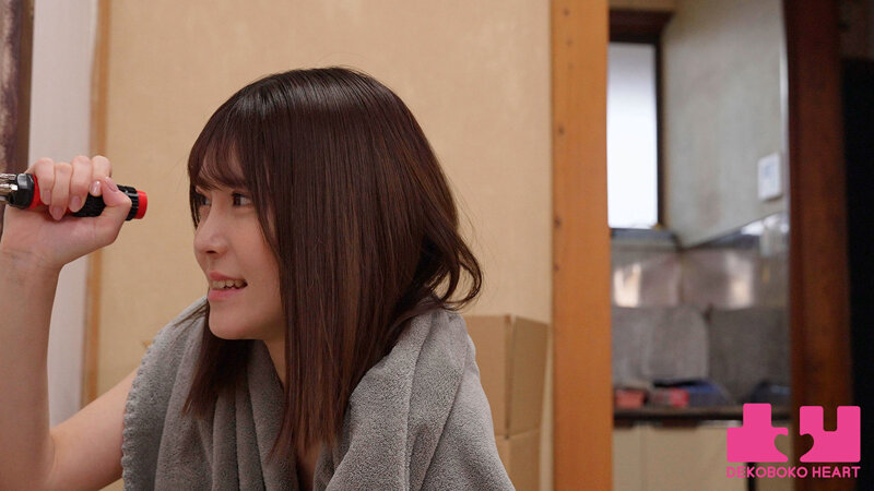 美少女ドジっ子隣人ストーカーちゃん のぞき穴ベロキス大作戦！ 皆瀬あかり 水川潤 - サンプル画像 - 9