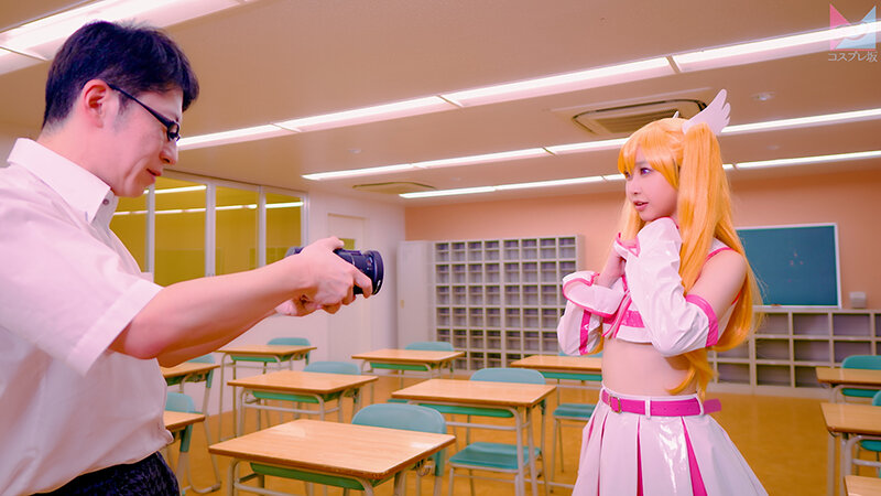 2.5次元の淫欲「私、コスプレセックスが趣味なんです！」奇跡のツルペタ美マンパイパン美少女がコスプレ研究サークルの先輩をオナニー見せで誘惑して念願のコスハメ撮りをしてもらって大量潮吹きしちゃう物語♪ 天美めあ - サンプル画像 - 9