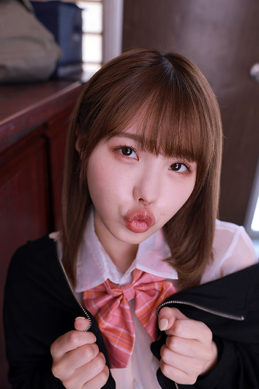 即ヤリ専門！入室5秒キスマークがつくくらいの吸いつきで悩める絶倫M男君をビンビンにさせる小悪魔ムスメ 松本いちか21歳 - サンプル画像 - 20