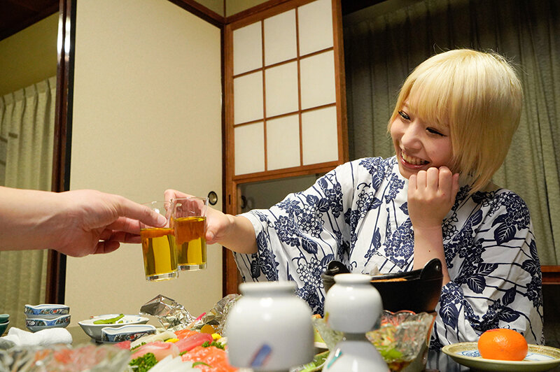 内緒でエグいサービスしてくれたメンズエステ嬢を温泉旅行に誘って生ハメしたら何度も求めるヤリマンだった VOL.4 - サンプル画像 - 14