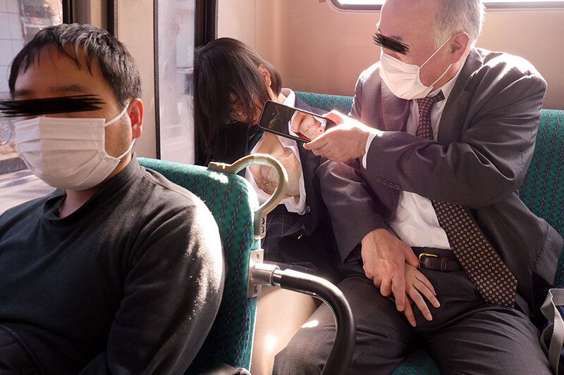 「気弱な子だと思ったら…」痴●したオヤジを死角に連れ込み精子が出なくなるまで説教射精させる痴女子○生VOL.3 - サンプル画像 - 9