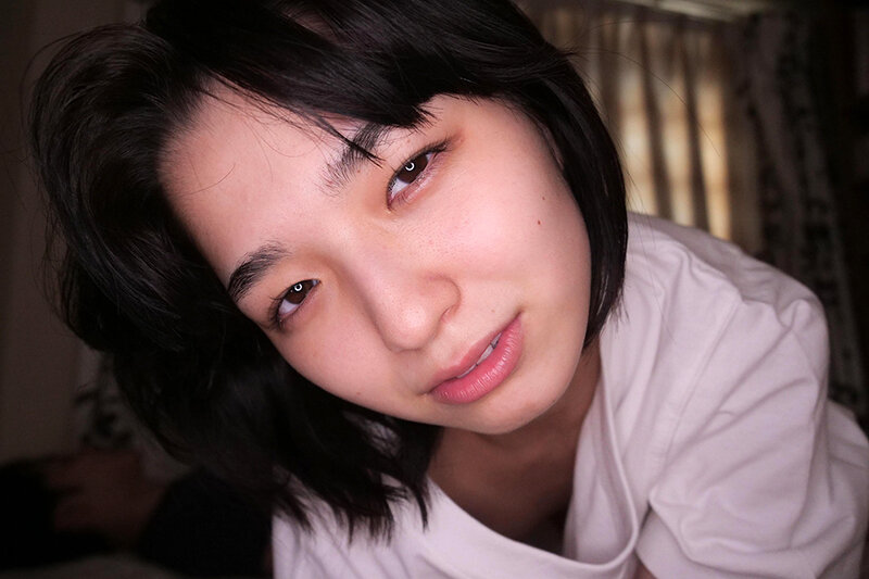 内緒でエグい看護してくれた美人ナースを部屋に誘って生ハメしたら何度も求めるヤリマンだった - サンプル画像 - 17