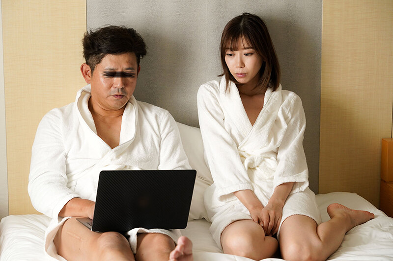 内緒でエグい接客してくれた美人CAをホテルに誘って生ハメしたら何度も求めるヤリマンだったVOL.2 - サンプル画像 - 15