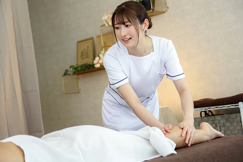 裏オプを断られた美人エステお姉さんを仕事終わりに待ち伏せ！レズ堕ちするまで付きまとう潮吹きビアン女子大生 - サンプル画像 - 4