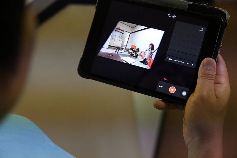 安アパートに住むシングルファーザーの僕を何かと面倒みてくれる世話焼きママ友が隣のカップルの喘ぎ声に触発されて… - サンプル画像 - 4