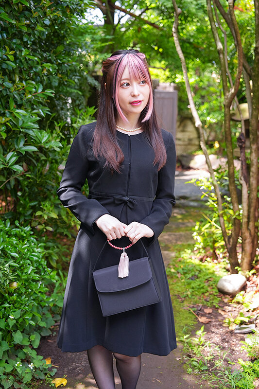 地雷メイクにハマっている専業主婦です。先日、法事で帰省した時につい学生時代のノリで飲みすぎてテニサーの仲間たちと乱交してしまったんですが夫に伝えるべきでしょうか？ - サンプル画像 - 3