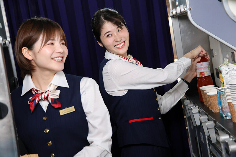 内緒でエグい接客してくれた美人CAをホテルに誘って生ハメしたら何度も求めるヤリマンだったVOL.6 - サンプル画像 - 3