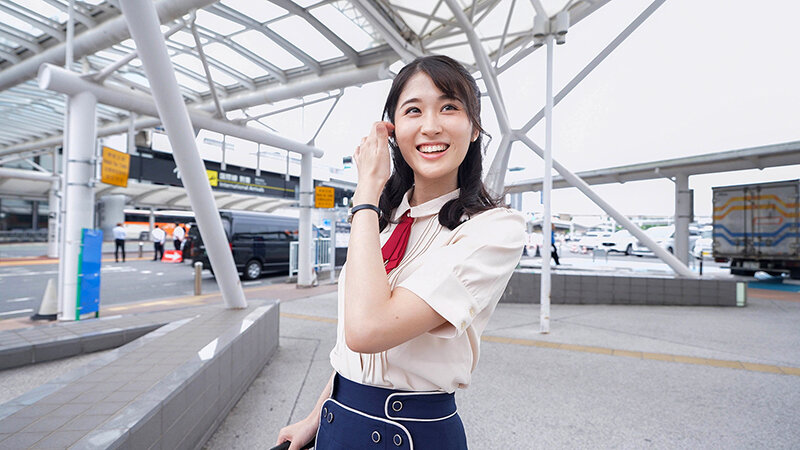 内緒でエグい接客してくれた美人CAをホテルに誘って生ハメしたら何度も求めるヤリマンだったVOL.6 - サンプル画像 - 8