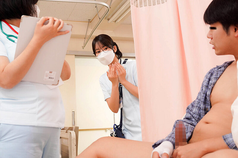 「私でよければお手伝いしましょうか？」地味巨乳看護師さんが僕のオナニーのお手伝い？！怪我でセンズリが上手くできない僕を見るに見かねて優しく乳首舐め手コキで射精させてくれたVOL.2 - サンプル画像 - 12