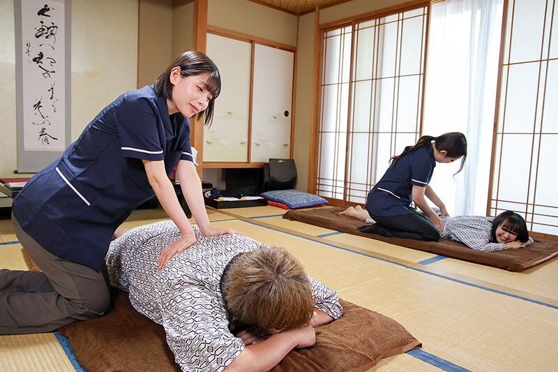 「おちんちん硬くしちゃダメじゃないですか」愛妻との子作りのために溜め込んだ精子を全ヌキ！！寝取り好きの巨乳人妻マッサージ嬢に嫁の目を盗んで誘惑され何度も中出しさせられた温泉旅行 - サンプル画像 - 3