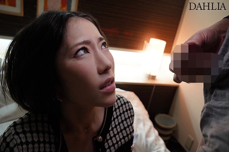 セレブ妻没落NTR馬鹿にしていたコンビニバイトを始めた元金持ち人妻がキモい店長に2時間ハメ倒されイキ倒した記録 七海ティナ - サンプル画像 - 6