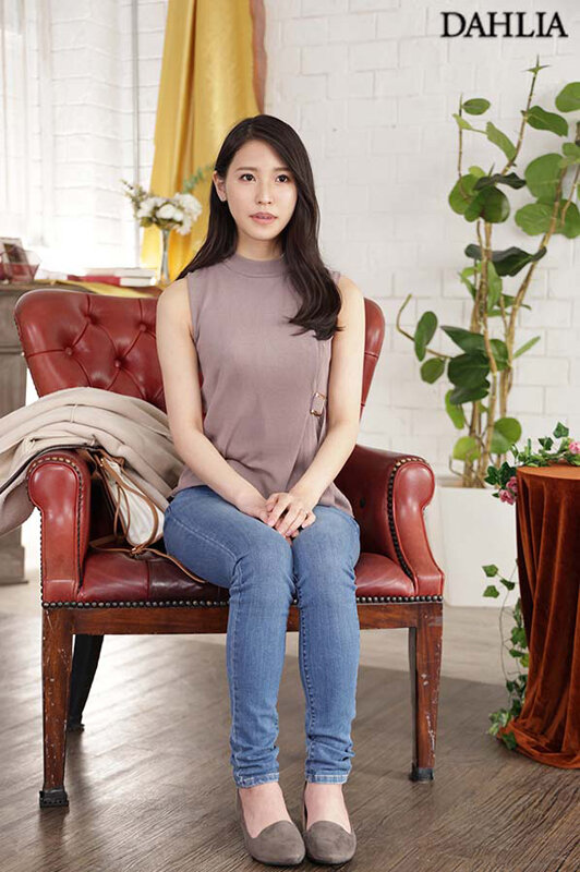 褒められるだけで濡れるスケベすぎるカラダ 橘京花 28歳 Avdebut - サンプル画像 - 8