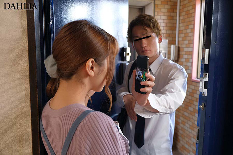 クソ生意気な息子の同級生たちに何度も犯●れ殺したいほど憎いのに相性抜群すぎて下品イキする母 友田彩也香 - サンプル画像 - 1