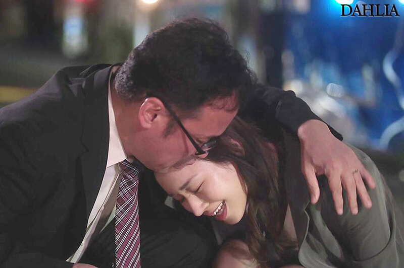 妻不在の2日間、営業先の即イキ敏感おま○こ持ちOLを自宅に連れ込み繰り返したゲス不倫SEX 芦名ほのか - サンプル画像 - 7