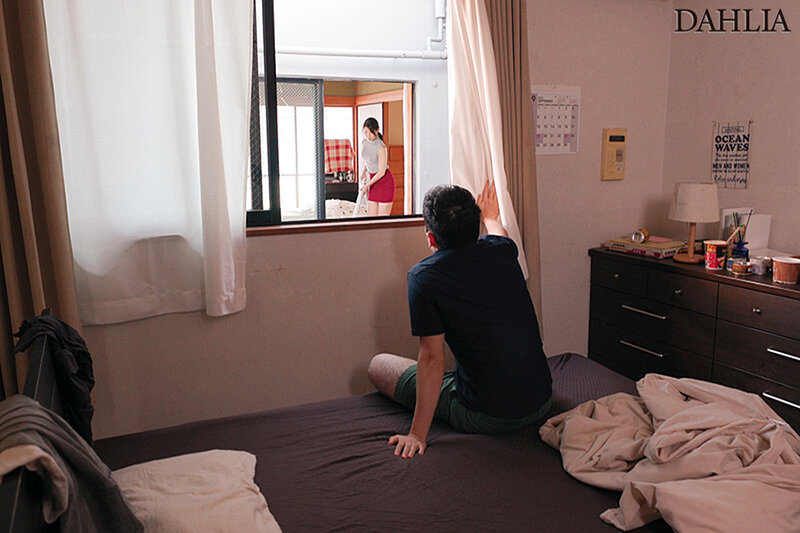 挑発的な視線で僕を誘惑する向かいに越して来た絶倫人妻。 橘京花 - サンプル画像 - 1