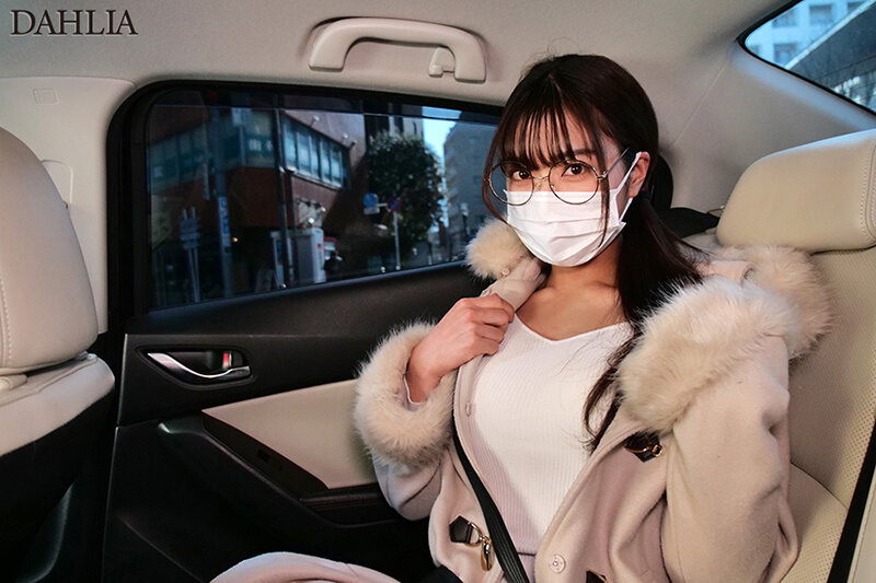 清楚妻を狂わせた他人棒ごっくん性交 変態マゾ願望を隠していた人妻（30歳）が夫に内緒でAV出演 水川潤 - サンプル画像 - 1