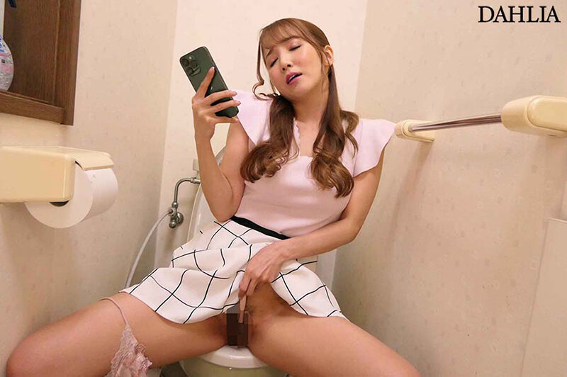 ご奉仕大好きな舐め犬君私をクンニだけで満足させたら専属M男ペットにしてあげる 友田彩也香 - サンプル画像 - 2