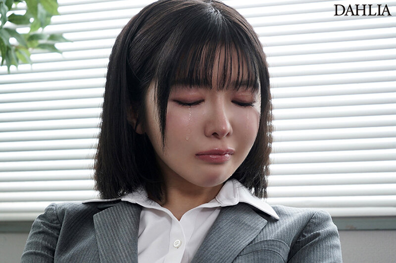 退職代行の実績No1の善場さんが、ブラック企業から罵倒されまくり号泣失禁お漏らしピストンで涙目でチ○ポ懇願することになりました。 善場まみ - サンプル画像 - 3