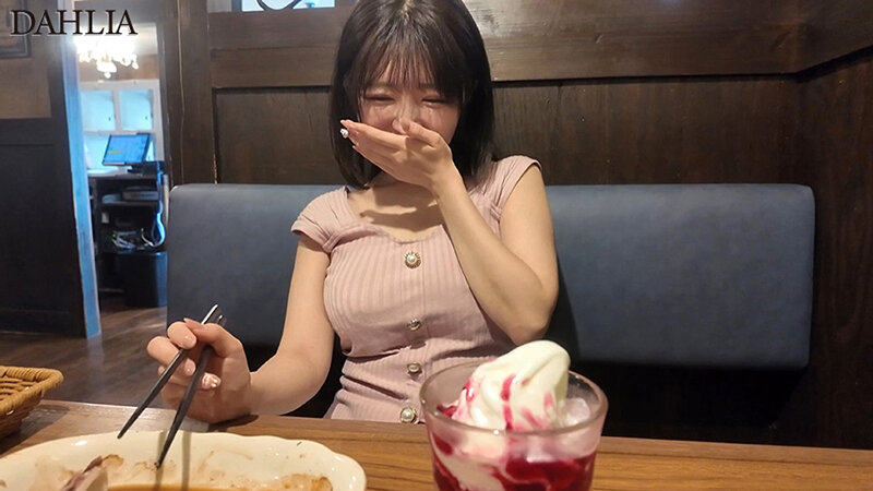 人生初！はじめて童貞クン宅におじゃましますぅ！！ダリア専属AV女優のテク不発！？癒しのイチャラブ超リアル筆おろし解禁スペシャル！！！ 善場まみ - サンプル画像 - 4