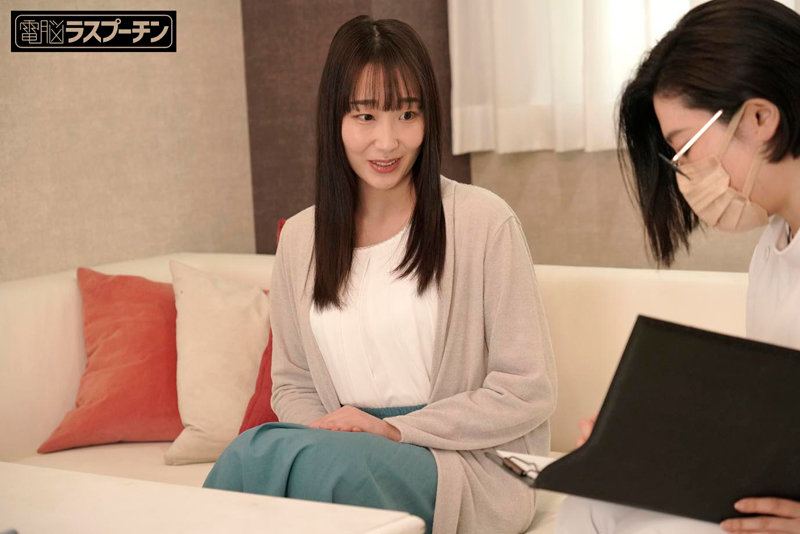 産後体型改善のため通い始めたエステで入念に乳首を刺激され止まっていた母乳が噴き出すほど感じる敏感人妻 綾川ふみ - サンプル画像 - 1