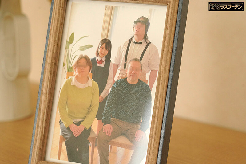 ヨッちゃんはバカじゃないもん！ちょっと性欲が我慢できないだけ…大っきなお兄ちゃんの押しつぶしピストンでマ○コぶっ壊される妹 由良かな - サンプル画像 - 7