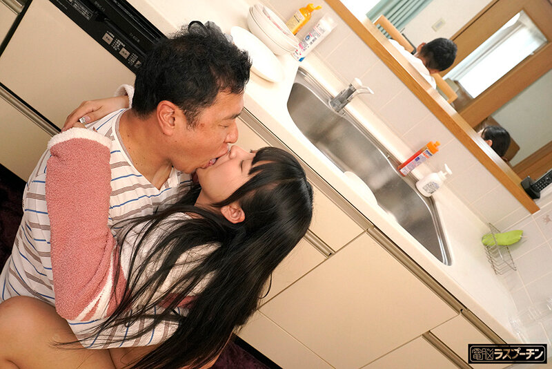 私、爆乳を持て余していたので居候のおじさんに毎日乳首をいじってもらって簡単に乳輪イキできるほど開発してもらいました 夕美しおん - サンプル画像 - 15