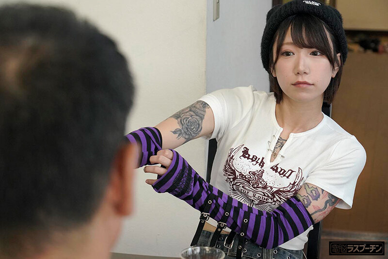 久しぶりに会った姪っ子がタトゥーだらけになってどこぞのバンドマンに種付け妊娠させられていたのでお仕置きSEXで中出ししまくった3日間 柊ゆうき - サンプル画像 - 3