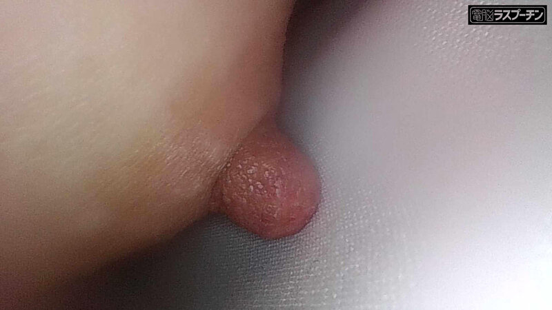 完全着衣内アングル！先端が自在に動くファイバースコープで敏感な乳首を責められ恥ずかしがりながらも感じてしまうちっぱい美女 川上しずく 雨村梨花 雨宮あや花 - サンプル画像 - 4