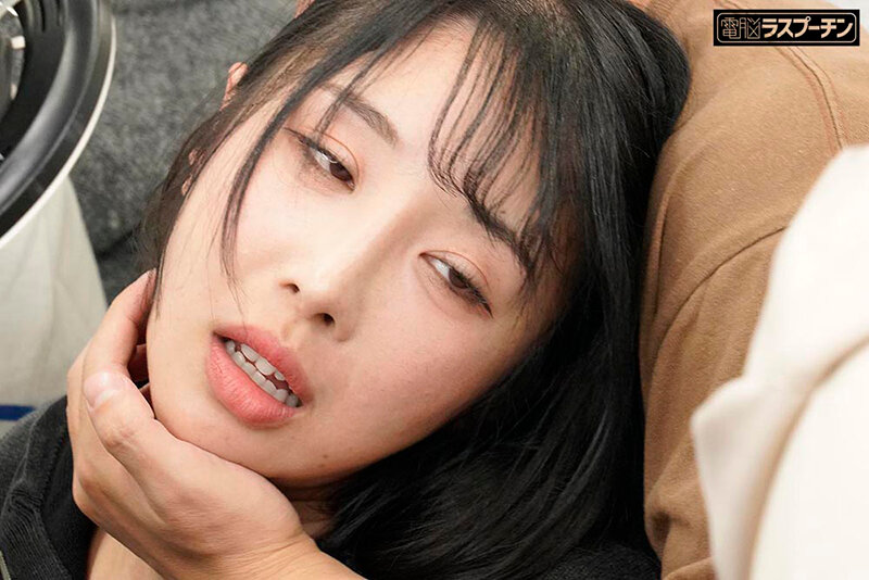 満員電車で羽交いじめにされ切り裂きマキシワンピの隙間から乳首だけを徹底的に開発されるアヘ顔敏感女2 小野坂ゆいか - サンプル画像 - 10