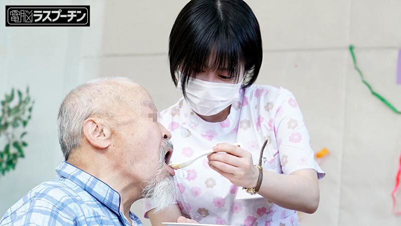 現代社会の闇を告発！セクハラさせ放題！あまりの忙しさに即ハメOKの老人介護施設 百合良 - サンプル画像 - 6