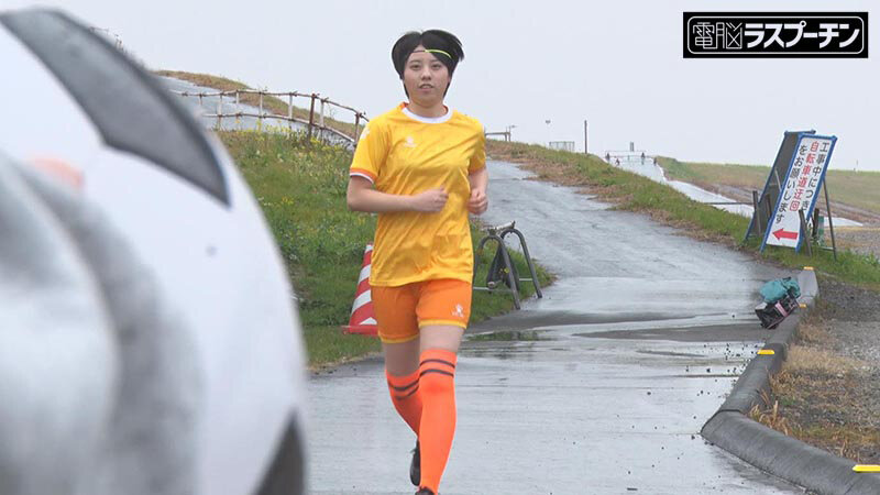 満員電車で見つけたボーイッシュサッカー女子のクリトリスを長時間いじりで肥大化開発 新田好実 - サンプル画像 - 2