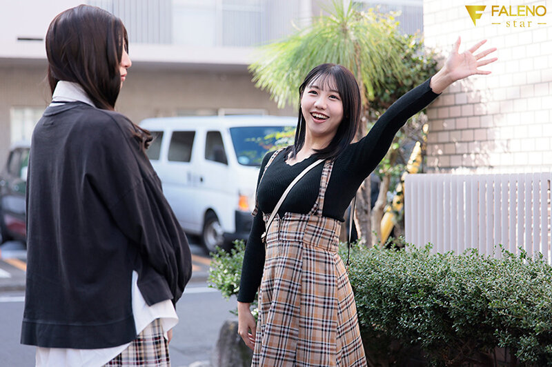 ヤったら終わりとわかってるのに好きな人の親友が距離感近すぎて巨乳と巨尻の魅力に負けてしまった最低の僕 浜辺やよい - サンプル画像 - 1