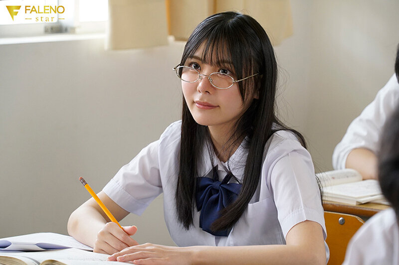 クラスでいちばん地味な子は担任の僕にだけ成長したおっぱいを見せてくれる 美咲そのか - サンプル画像 - 1