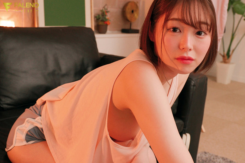 「終電ないなら、ウチ泊まる？」大好きな彼女が家にいるのに男女の友情を超える無防備な丸見え乳首…勃起が収まらず一晩中ヤリ続け、寝て起きてもう一度ハメ倒した。天国るる - サンプル画像 - 2